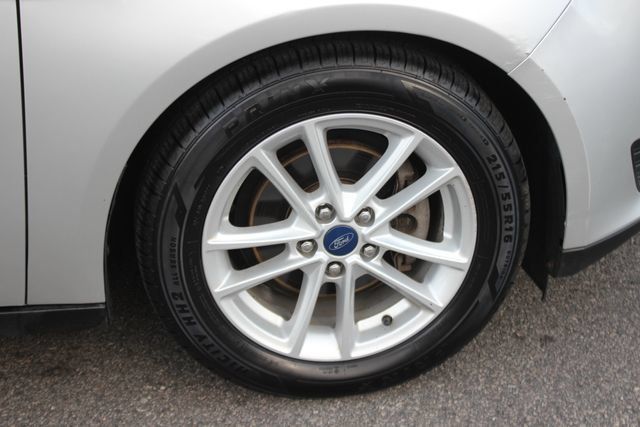 Used 2018 Ford Focus SE FWD image 29