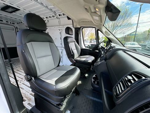 Used 2025 RAM ProMaster 2500 w/ Convenience Group FWD image 24