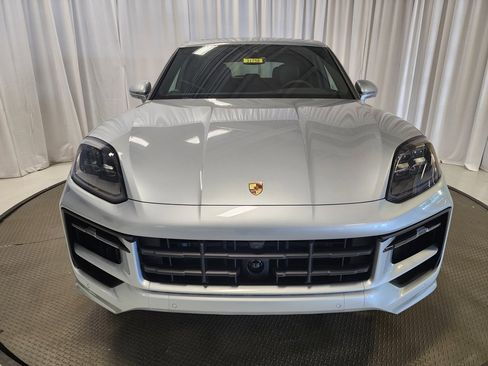 Used 2025 Porsche Cayenne image 29