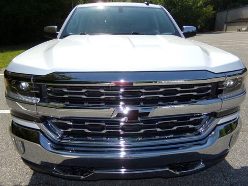 Used 2018 Chevrolet Silverado 1500 LTZ w/ Sport Package AWD/4WD image 3