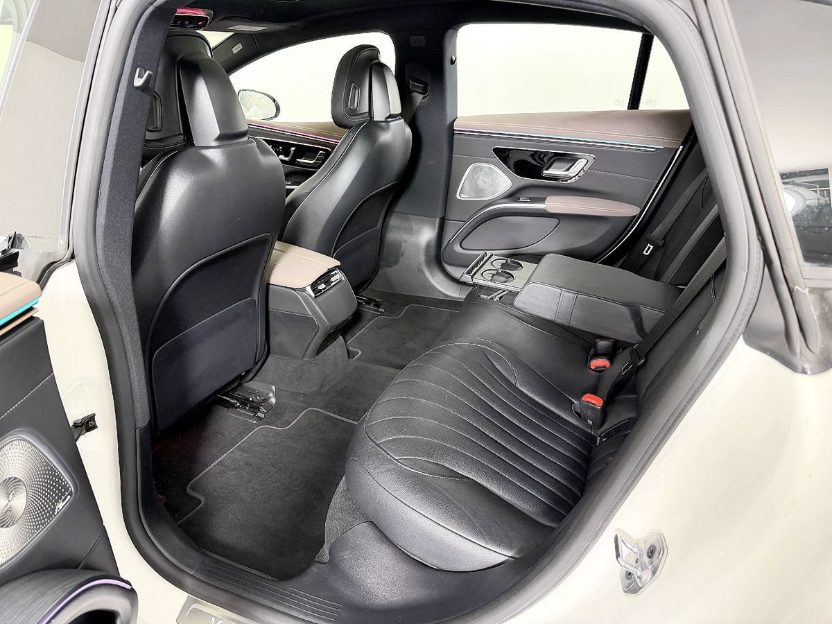 Used 2022 Mercedes-Benz EQS 580 4MATIC Sedan image 39