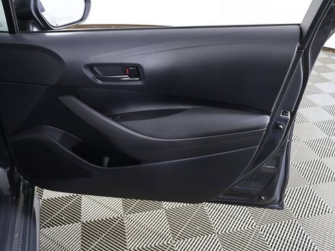 Used 2025 Toyota Corolla LE image 20