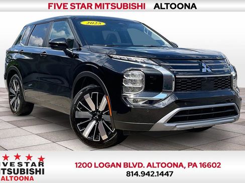 Used 2025 Mitsubishi Outlander SE AWD/4WD image 1