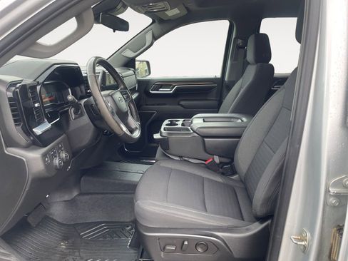 Used 2022 Chevrolet Silverado 1500 RST AWD/4WD image 9