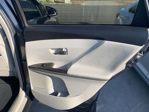 Used 2014 Toyota Venza LE image 11