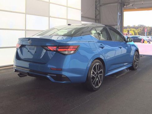 Used 2025 Nissan Sentra SR w/ SR Premium Package FWD image 4
