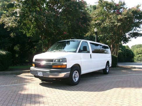 Used 2015 Chevrolet Express 3500 LT w/ LT Preferred Equipment Group RWD image 1