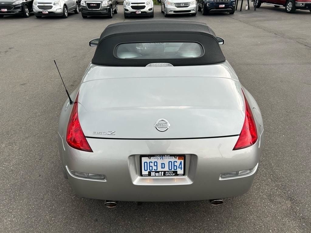Used 2005 Nissan 350Z Touring RWD image 20