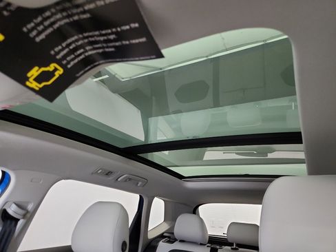 New 2026 Volkswagen Taos SE FWD image 27