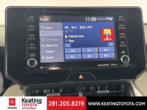 Certified 2021 Toyota Venza LE image 24