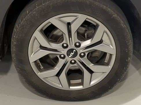 Used 2024 Kia Seltos S FWD image 6