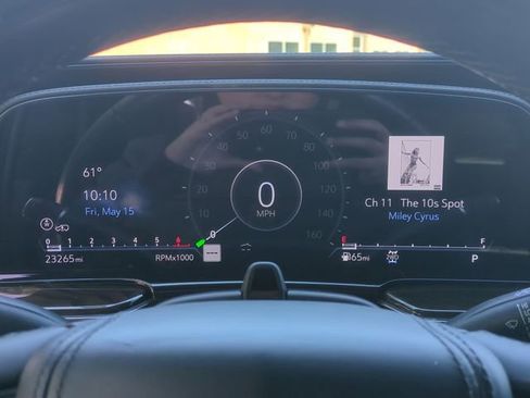 Used 2024 Cadillac Escalade Sport Platinum w/ LPO, ONYX Package AWD/4WD image 32