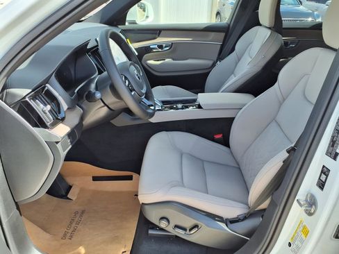 New 2026 Volvo XC90 B6 Plus w/ Protection Package Premier image 13
