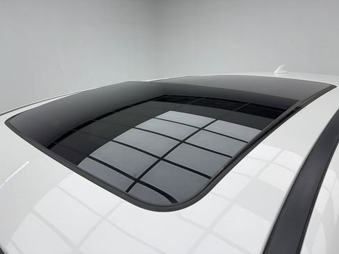 Used 2025 Acura MDX w/ Technology Package image 12