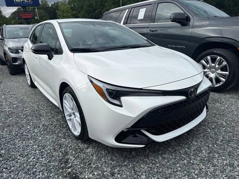 Used 2026 Toyota Corolla SE FWD image 2