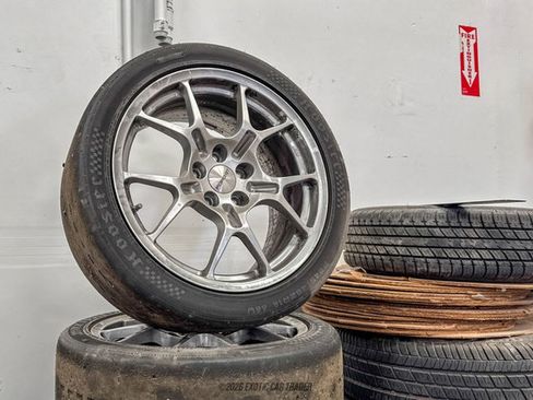 Used 2005 Ford GT RWD image 68