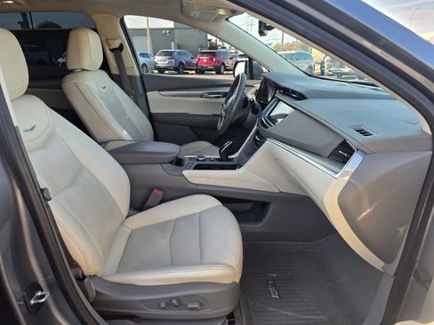 Used 2021 Cadillac XT5 Premium Luxury w/ LPO, Floor Liner Package FWD image 17