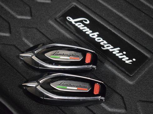 Used 2024 Lamborghini Urus S image 40