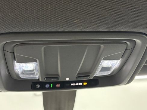 Used 2022 GMC Sierra 2500 SLE w/ SLE Convenience Package image 32