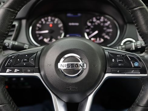 Used 2019 Nissan Rogue SL w/ Premium Package AWD/4WD image 12