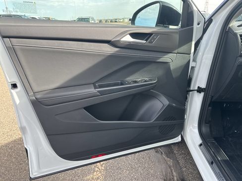 New 2026 Volkswagen Taos SE AWD/4WD image 14