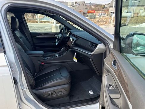 New 2026 Jeep Grand Cherokee Limited image 37