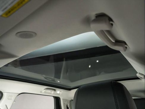 New 2025 Land Rover Discovery Sport S image 13