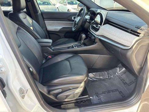 Certified 2023 Jeep Compass Latitude image 15