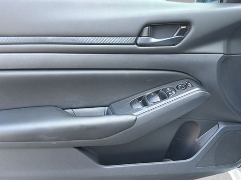 Certified 2025 Nissan Altima 2.5 S FWD image 18