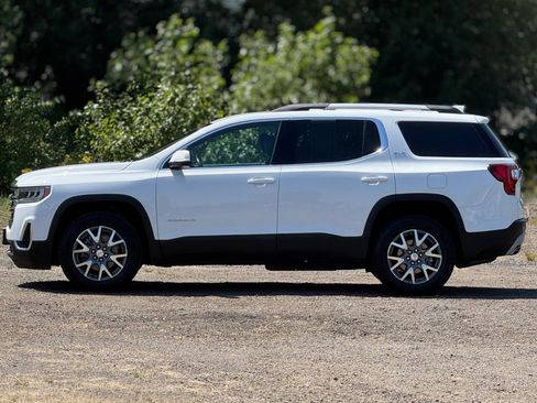Used 2023 GMC Acadia SLT AWD/4WD image 4