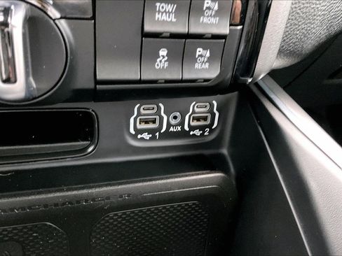 Used 2023 RAM 1500 Laramie image 32