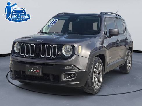 Used 2016 Jeep Renegade Latitude FWD image 3