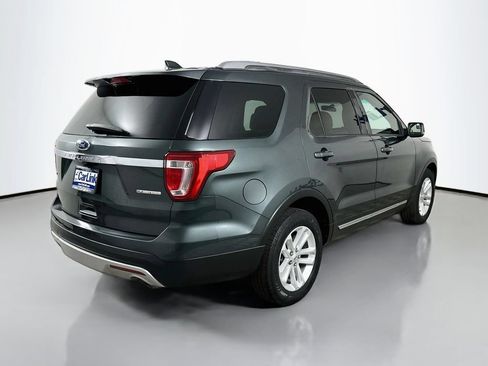 Used 2016 Ford Explorer XLT FWD image 8