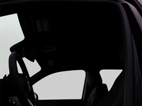 New 2025 Mercedes-Benz GLB 250 4MATIC image 39