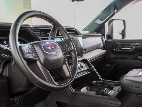 Used 2024 GMC Sierra 2500 AT4 w/ AT4 Premium Plus Package AWD/4WD image 27