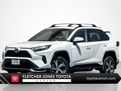 Used 2025 Toyota RAV4 SE w/ Weather & Moonroof Package