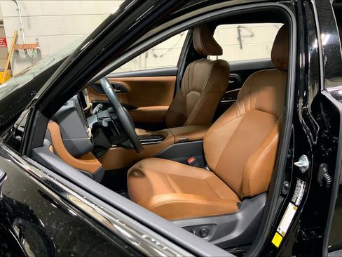 Used 2025 Toyota Crown Signia XLE image 8