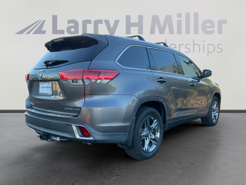 Used 2019 Toyota Highlander Limited Platinum image 5