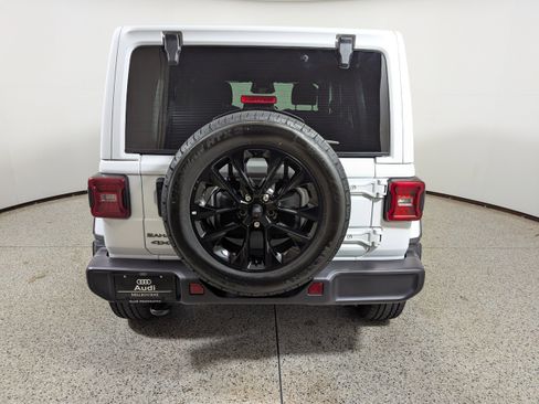 Used 2025 Jeep Wrangler Sahara AWD/4WD image 6