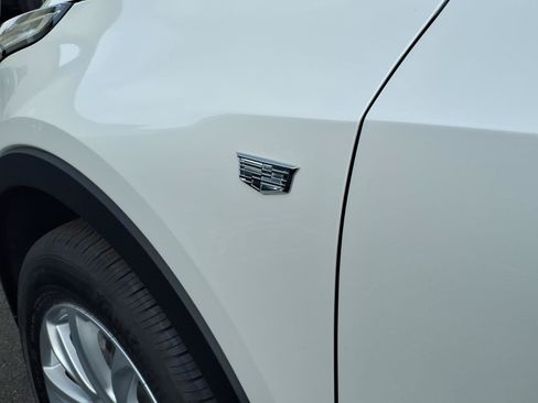 Certified 2023 Cadillac XT4 Luxury w/ Cold Weather Package FWD image 10