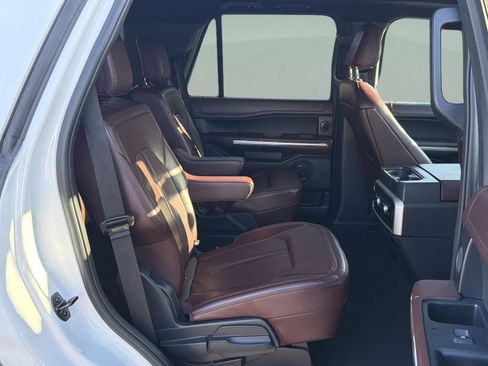 Used 2023 Ford Expedition Limited image 25