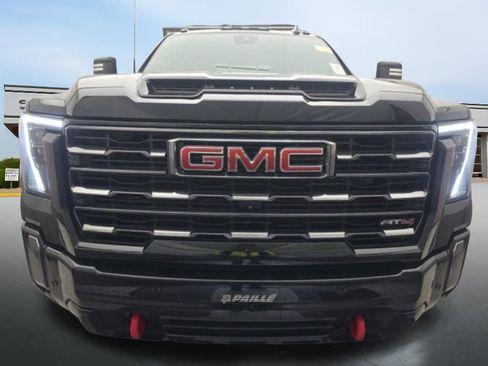 Used 2024 GMC Sierra 2500 AT4 w/ AT4 Premium Plus Package AWD/4WD image 2