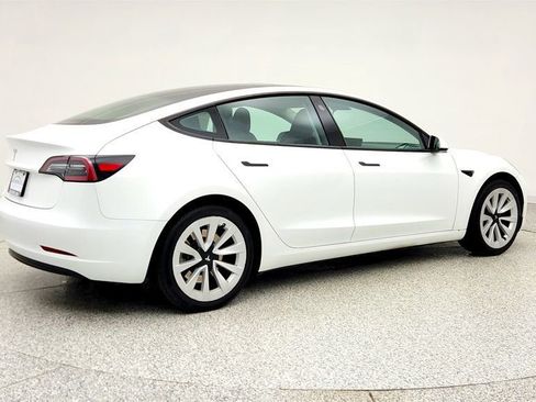 Used 2023 Tesla Model 3 Standard Range image 5