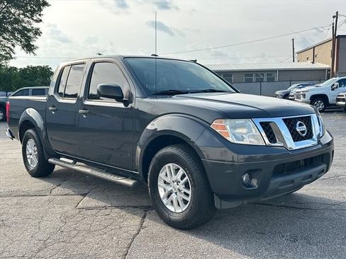 Used 2014 Nissan Frontier SV w/ SV Value Truck Package RWD image 2