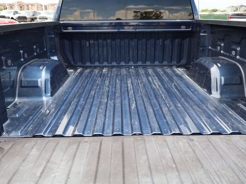 Used 2023 Chevrolet Silverado 1500 RST w/ Z71 Off-Road Package AWD/4WD image 7