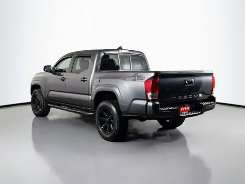 Used 2017 Toyota Tacoma SR image 3