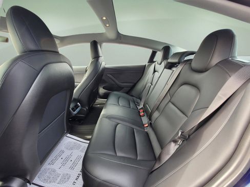 Used 2018 Tesla Model 3 Long Range image 16