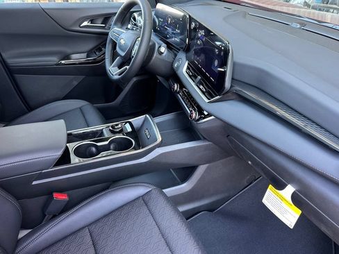 New 2026 Chevrolet Equinox LT w/ Convenience Package II FWD image 17