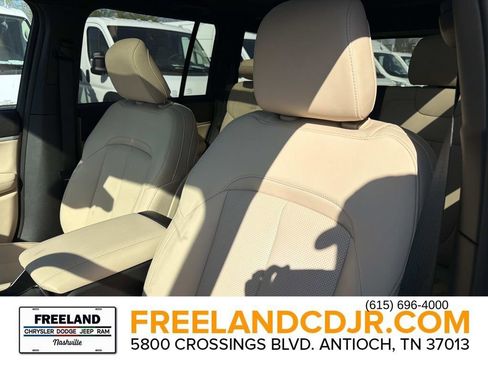 New 2026 Jeep Grand Cherokee Limited w/ Luxury Tech Group II image 23