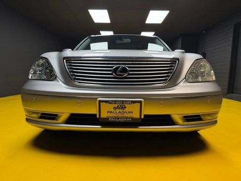 Used 2004 Lexus LS 430 RWD image 2